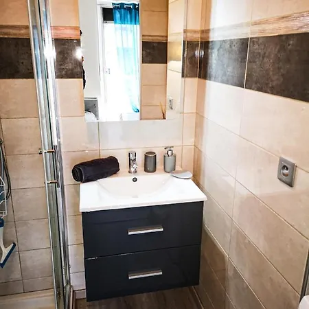 Leman Holidays - Hyper Centre 호텔 *